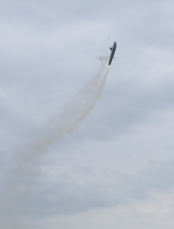  Delfin vybuch praveho motoru